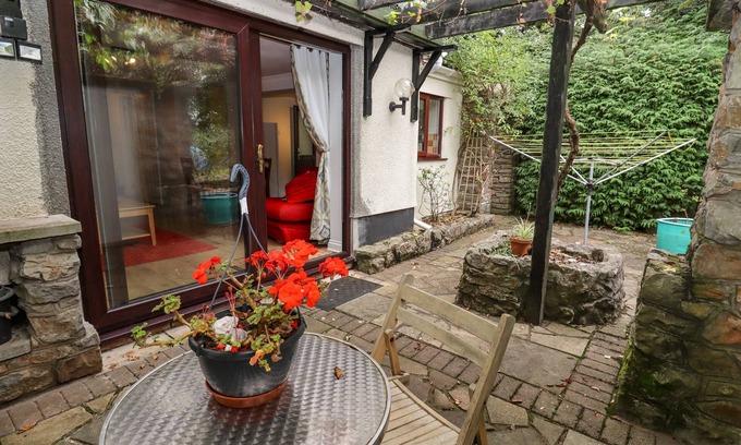 Wraxall Cottage | TINKLETOD, romantic, character holiday cottage in Nailsea