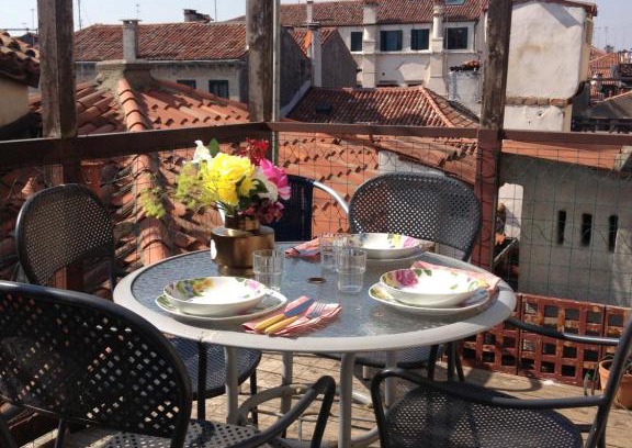 Cannaregio Apartment | TINTORETTO 1 CON TERRAZZA SOPRA IL TETTO, 3 bagni, 3 grandi camere da letto, SUPER NUOVO