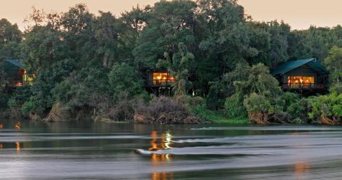 Komanyana Cabin | Tintswalo Siankaba