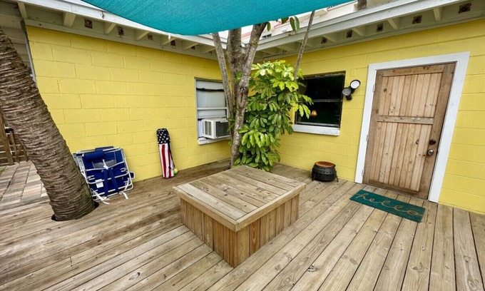 Orlando Beach Cottage | Tiny Cottage - 1 Bed/1 Bath w/Beach Across Street