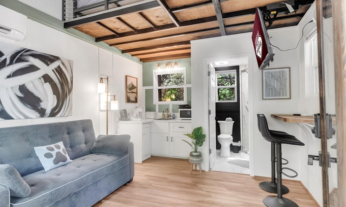 Starkville House | Tiny Home Escape | Outdoor Oasis | Steps from MSU