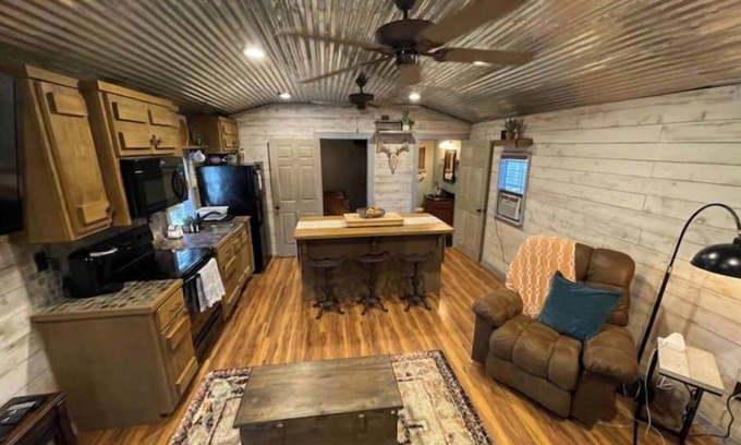 Summit Cabin | Tiny Home located on the Bogue Chitto River