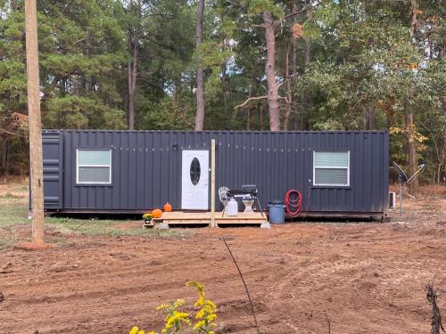 Nacogdoches Villa | Tiny House Oasis Nature Escape Unit A