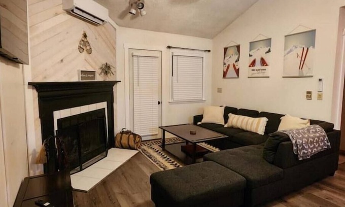 Union Dale House | Tioga Townhouse