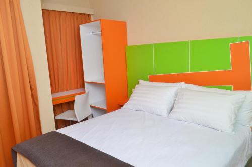 East Jakarta Hotel | Titanium Express HomTel