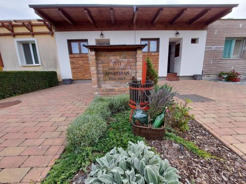 Bukfurdo Apartment | Titi Classic & Trendy Apartman