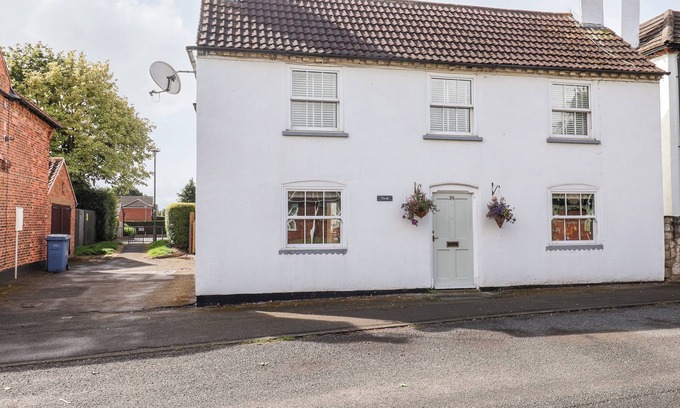 Clumber Park Cottage | TIVOLI, pet friendly, character holiday cottage in Elkesley