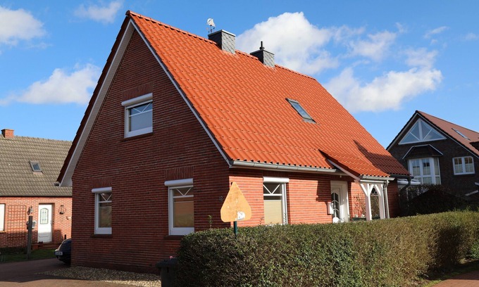 Greetsiel House | to Hus, holiday home in Greetsiel