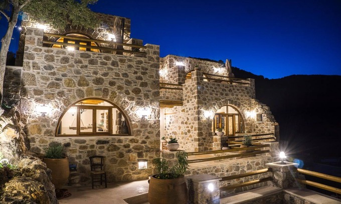 Moni House | To Spiti Mas 3 in Moni