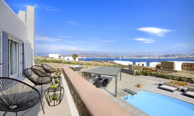 Kanalia Villa | Tohu Villa 3, 6BR heated jacuzzi and Private pool!