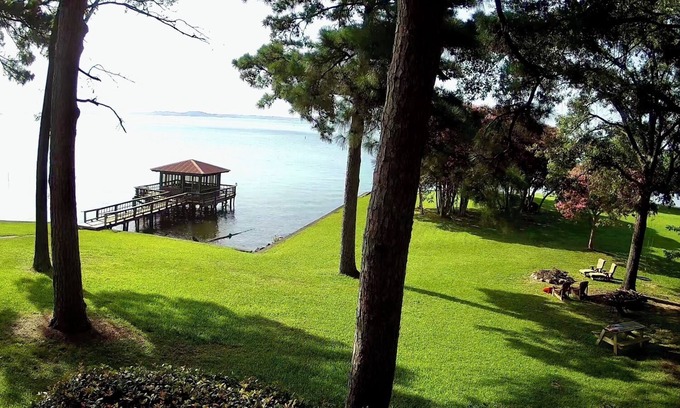 Milam Cabin | Toledo Bend Lakefront Cabin near the “Chicken Coop”, with Private Boat Launch