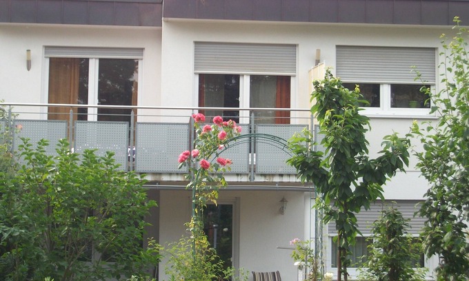 Unterboihingen Apartment | TOM13 - Business or vacation, close to the center and yet in the green