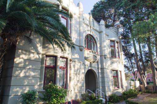 Toorak Hotel | Toorak Manor Hotel Free Parking