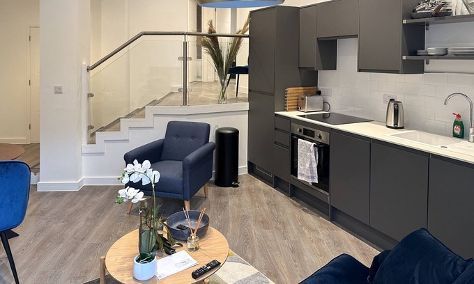 Ipswich Apartment | Toothbrush Apartments - 2 Bed /1 Bath Central Ipswich - Princes St