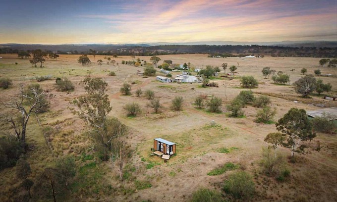 Goombungee House | Toowoomba Valley Views by Tiny Away