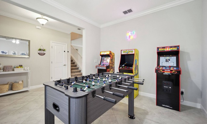 Riverview House | Top 1% Rated Tampa Home/King/Theater/Game Rm/Pool/Close to attractions/beaches!