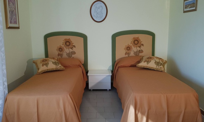 Sant'Eufemia Lamezia House | Top bedroom GOLFO-Lincelle,2/3 single beds-Airport/Central Station, Lamezia Terme