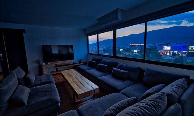 Huay Kaew Apartment | Top Design High Floor Condo, Spectacular Views, Pool, Near Nimmanhemin