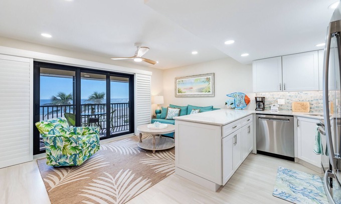 Sanibel Condo | Top floor 1-bedroom unit with beautiful walk in shower.