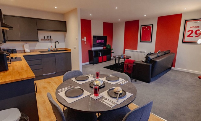 Castle Quarter Apartment | Top-Floor City Centre Apartment