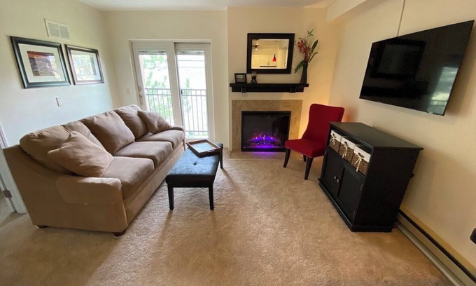 North Park City Condo | Top Floor, Mtn-View Condo, Cheerful & Tastefully Remodeled, Outdoor Pool