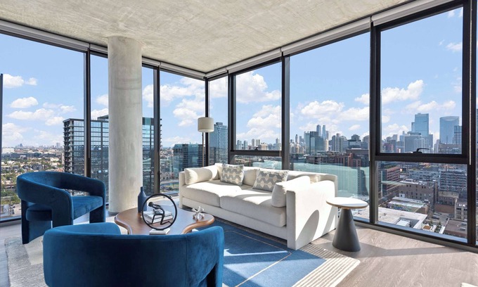 West Loop Apartment | Top-Floor Oasis: 2BR in Heart of Fulton Market