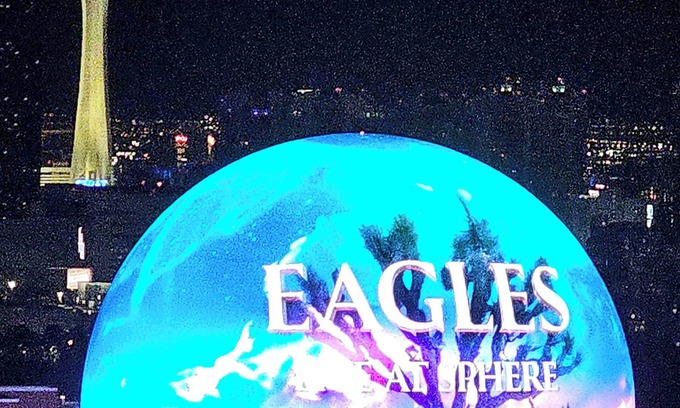 Las Vegas Condo | TOP FLOOR PENTHOUSE! BALCONY! SPHERE, POOL-NO RESORT FEES! Owner/manager