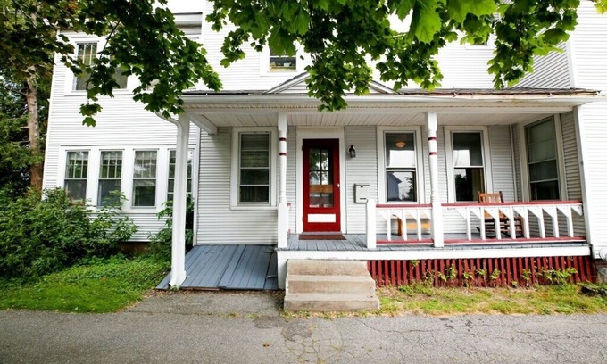 Old North End Apartment | Top of Church Street Roost 2