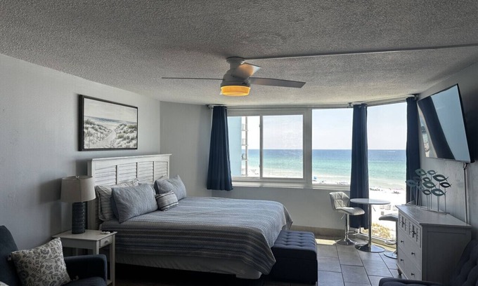 Panama City Beach Apartment | Top of the Gulf 615 - Beach Front Resort - Ocean View Studio Condo