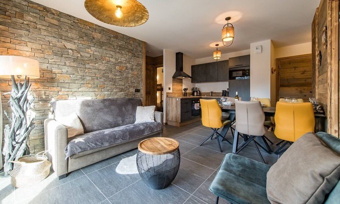 Saint-Sorlin-d'Arves Apartment | Top of the range flat with south-facing terrace - sleeps 6
