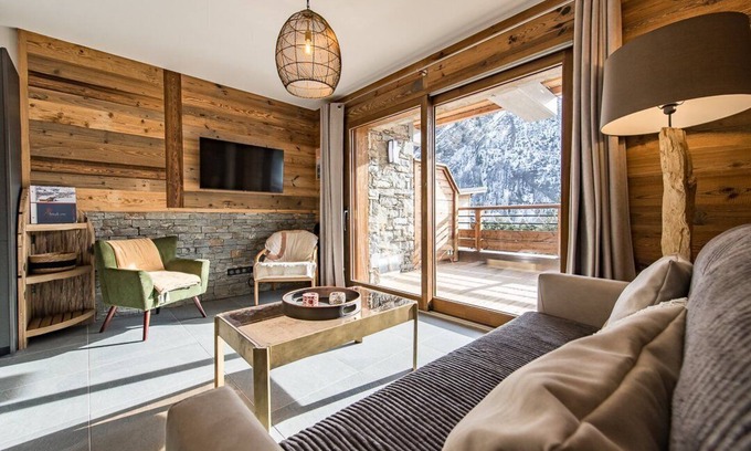Saint-Sorlin-d'Arves Apartment | Top of the range flat with 50m2 south-facing terrace - sleeps 6