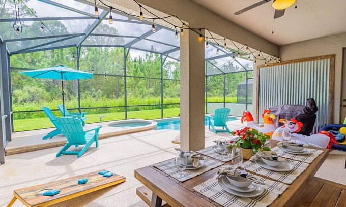 Trafalgar Village House | TOP RATED Resort Villa ♥ Disney-Themed with ARCADE Game Room, Private Pool & Spa