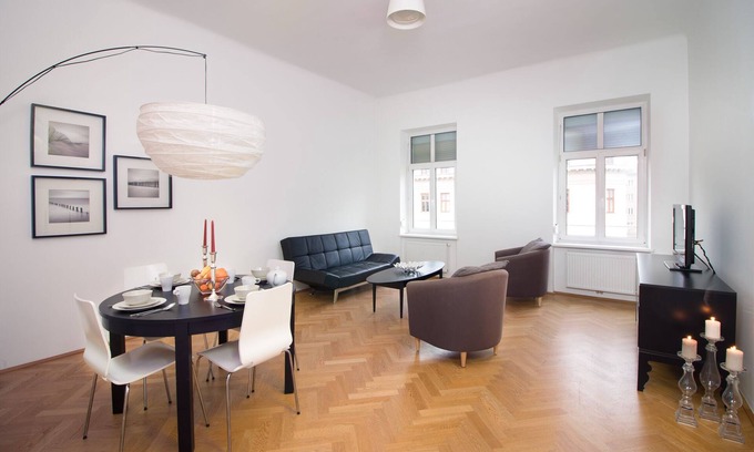 Landstrasse Apartment | Top renovated, Next to Belvedere palace, 9 min walk to Center, Air conditioned!