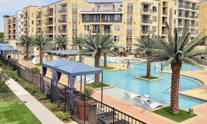 Addison Apartment | Top Roof - 1 Bedroom Luxury Apartment