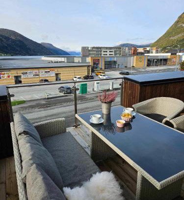 Nordfjordeid Apartment | Toppleiligheit - Eidsgata 49