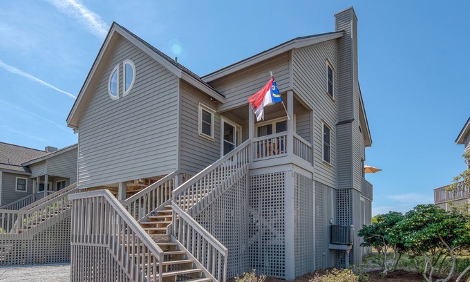 Topsail Beach House | Topsail Beach paradise at Serenity Point - steps from ocean, pool and sound