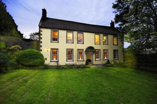 East Horrington House | Topside House - Beautiful 7 bedroom house with hottub wifi and parking near Bath Wells Frome