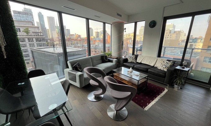 St. Lawrence Condo | Toronto's Most Beautiful Unit at the Best Location for Monthly Rent