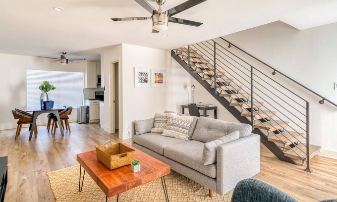 Torrance Apartment | Torrance 2BR 10 Minutes from the Beach