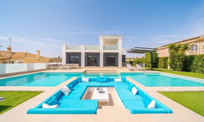 Torremendo Villa | Torremendo - Exclusive and modern holiday house with heated swimming pool