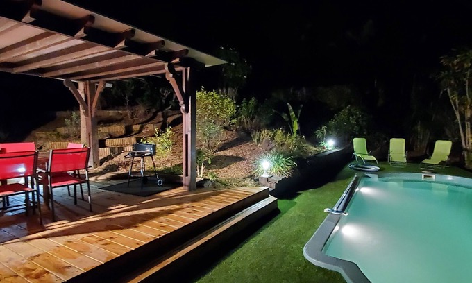 Sainte-Clotilde House | TOTALLY INDEPENDENT FAMILY HOUSE WITH POOL