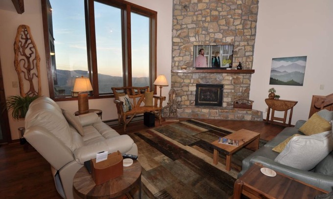 Sugar Mountain Condo | Totally Renovated Mountain Condo- TWO Decks with Gorgeous Views!