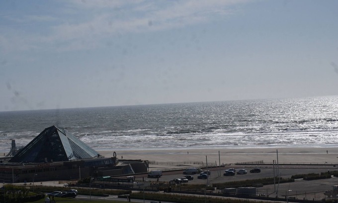 Le Touquet-Paris-Plage Apartment | Touquet, EXCEPTIONAL VIEW FACING THE SEA with terrace, very well placed