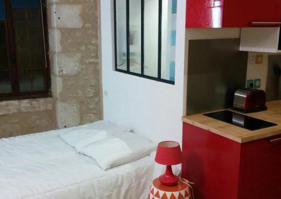 Chauvigny Apartment | Tour Duguesclin