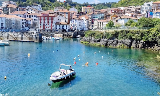 Mundaka Condo | Tourist apartment Mundaka near the beach and the center with optional garage