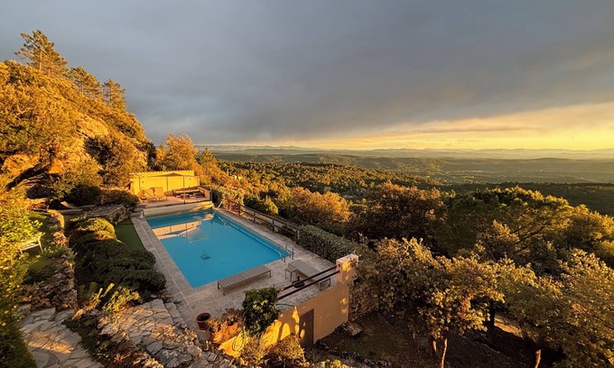 Tourtour Villa | TOURTOUR BREATHTAKING VIEWSnOUTDOOR SAUNA AND JACUZZI