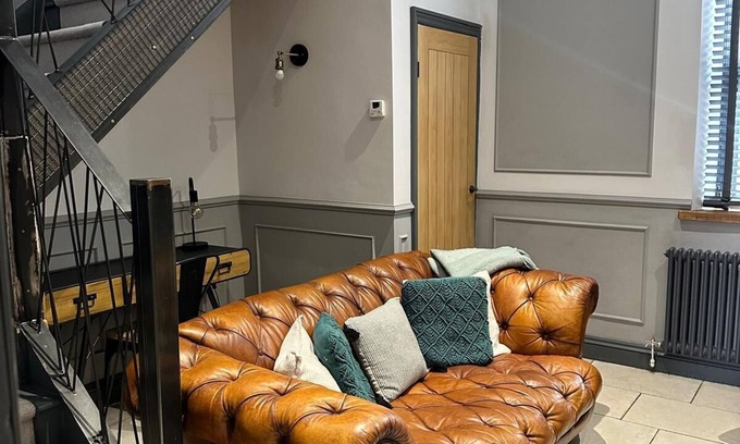 Morpeth Cottage | Town centre cottage with hot tub