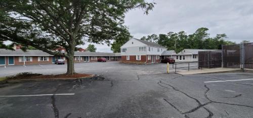 Seekonk Hotel | Town & Country Inn
