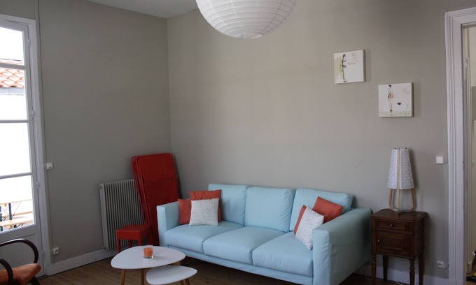 Arcachon House | Town house for rent in the heart of town, within walking distance of beach and town center.