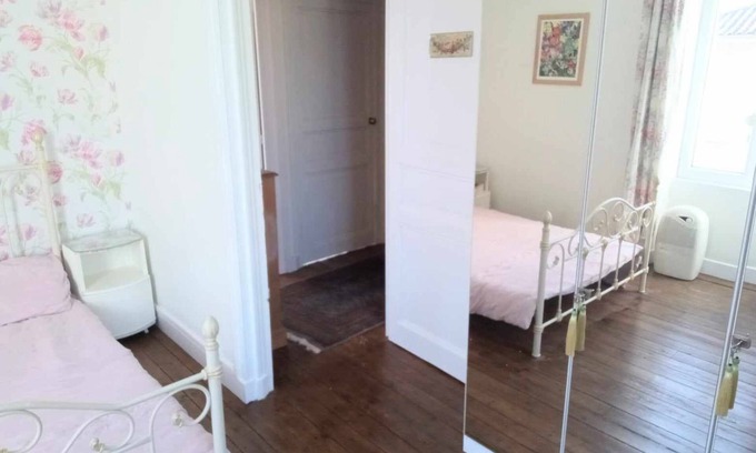 Montemboeuf House | Town House in the Centre of Montemboeuf. All Facilities Within Meters